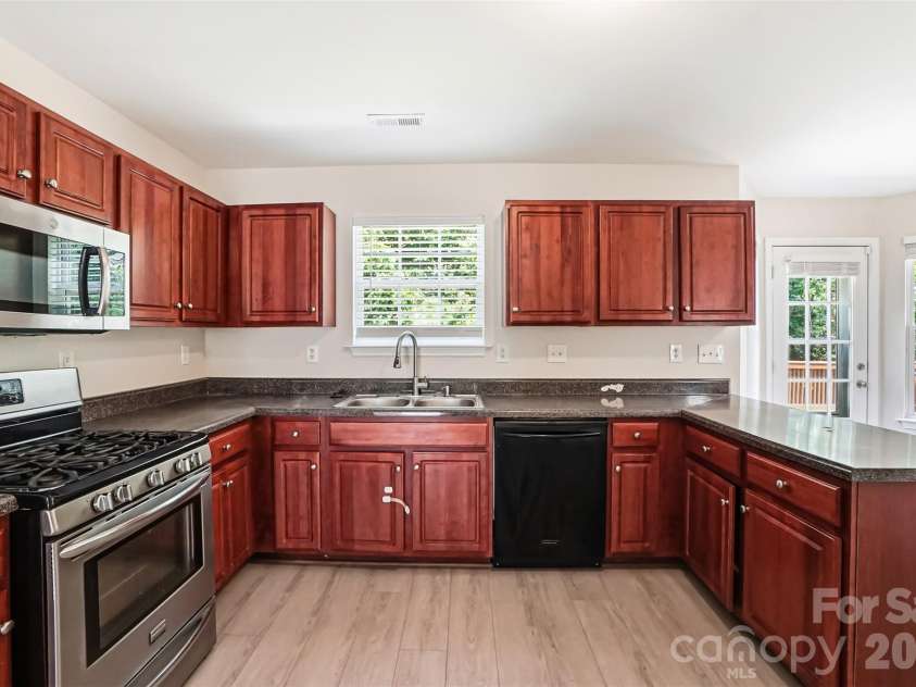 5012 Eagle Creek Drive, Charlotte, NC 28269.  MLS# CAR4390441, YatesRealty ID 29919. 