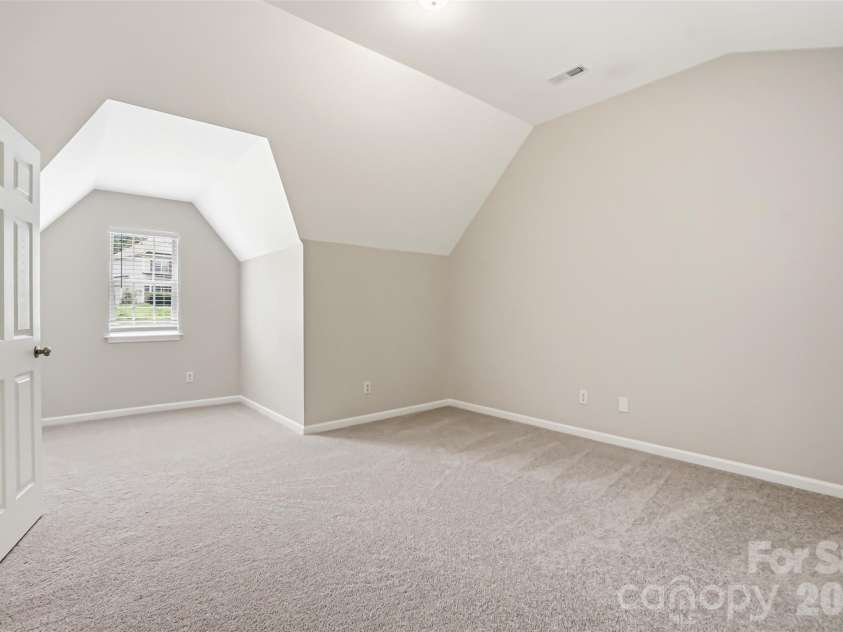 5012 Eagle Creek Drive, Charlotte, NC 28269.  MLS# CAR4390441, YatesRealty ID 29919. 