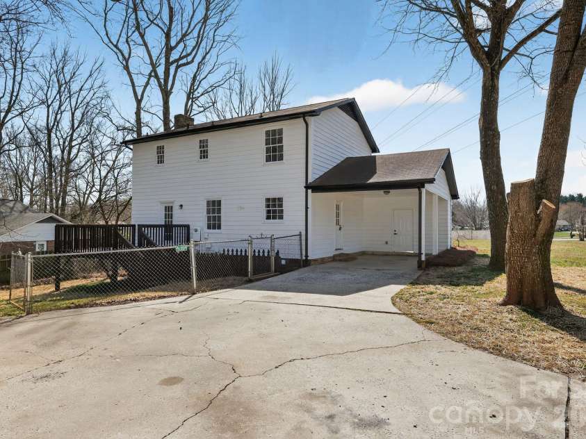 420 Montana Drive, Gastonia, NC 28056.  MLS# CAR4347654, YatesRealty ID 2992. 