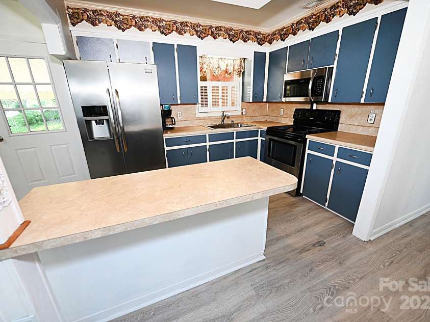 112 Lovelady Road, Valdese, NC 28690.  MLS# CAR4279720, YatesRealty ID 29920. 