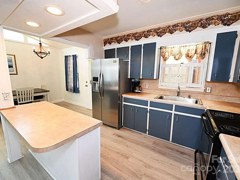 112 Lovelady Road, Valdese, NC 28690.  MLS# CAR4279720, YatesRealty ID 29920. 