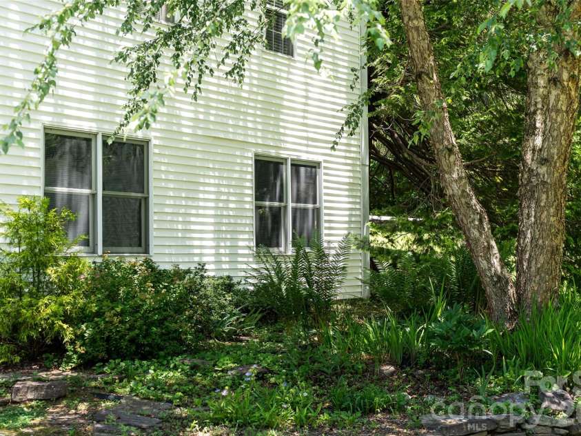 20 Mallard Court, Brevard, NC 28712.  MLS# CAR4390338, YatesRealty ID 29920. 