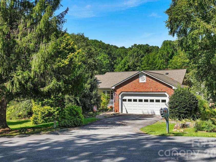 20 Mallard Court, Brevard, NC 28712.  MLS# CAR4419933, YatesRealty ID 29920. 