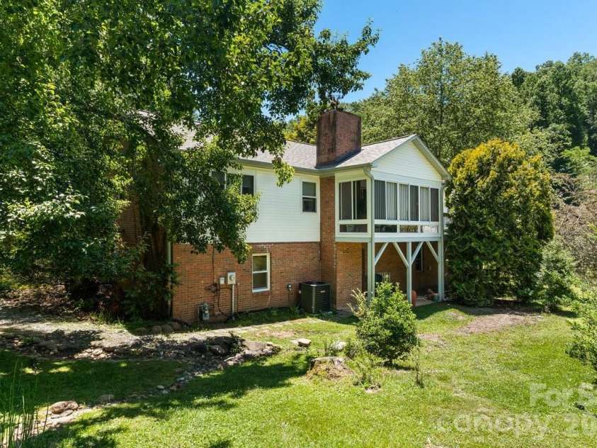 20 Mallard Court, Brevard, NC 28712.  MLS# CAR4419933, YatesRealty ID 29920. 