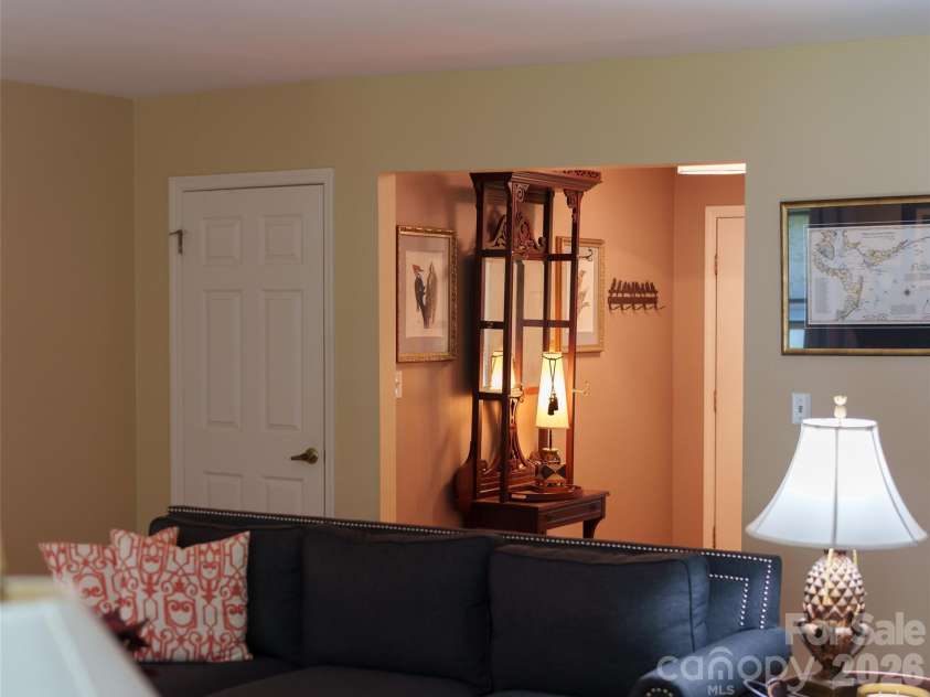20 Mallard Court, Brevard, NC 28712.  MLS# CAR4419933, YatesRealty ID 29920. 
