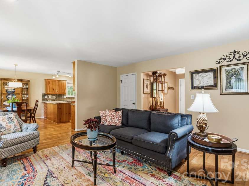 20 Mallard Court, Brevard, NC 28712.  MLS# CAR4419933, YatesRealty ID 29920. 