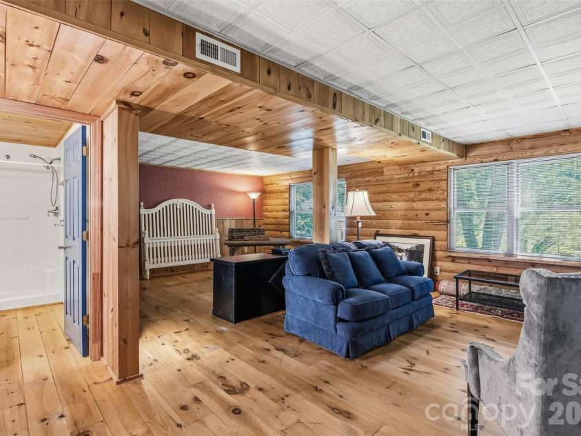 20 Mallard Court, Brevard, NC 28712.  MLS# CAR4419933, YatesRealty ID 29920. 