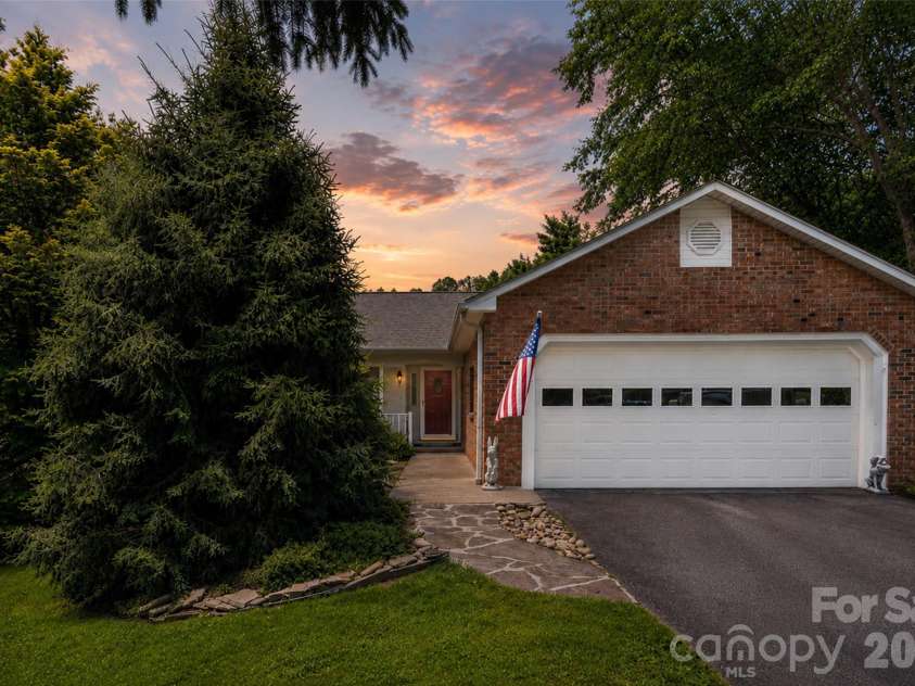 20 Mallard Court, Brevard, NC 28712.  MLS# CAR4419933, YatesRealty ID 29920. 