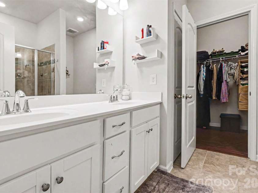 11530 Red Rust Lane, Charlotte, NC 28277.  MLS# CAR4390544, YatesRealty ID 29921. 