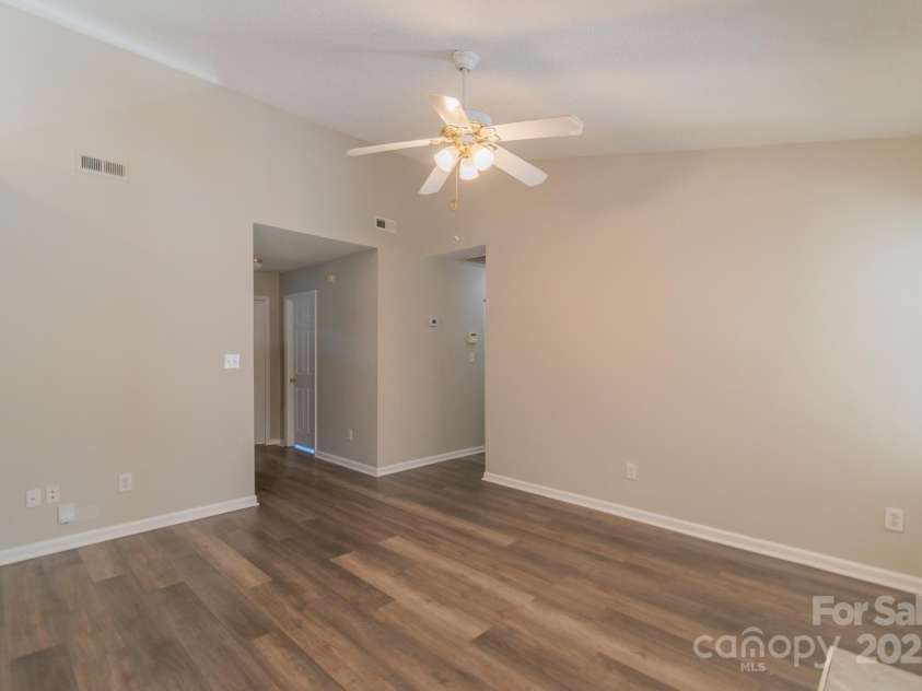 4213 Rosy Mound Lane, Charlotte, NC 28216.  MLS# CAR4231233, YatesRealty ID 29922. 