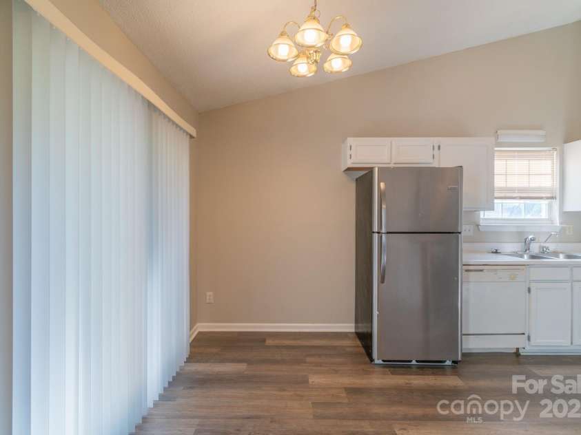 4213 Rosy Mound Lane, Charlotte, NC 28216.  MLS# CAR4231233, YatesRealty ID 29922. 