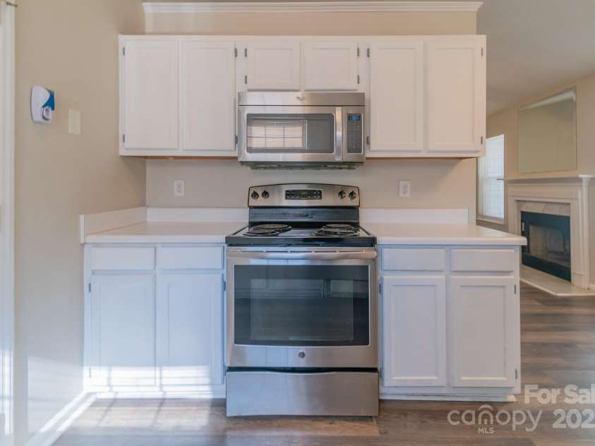 4213 Rosy Mound Lane, Charlotte, NC 28216.  MLS# CAR4231233, YatesRealty ID 29922. 