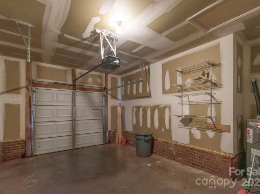 4213 Rosy Mound Lane, Charlotte, NC 28216.  MLS# CAR4231233, YatesRealty ID 29922. 
