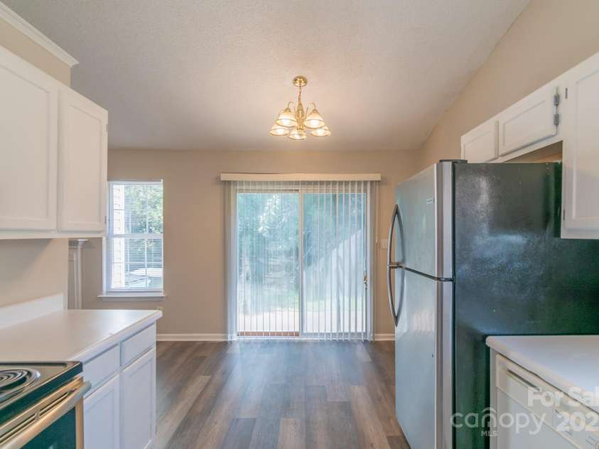 4213 Rosy Mound Lane, Charlotte, NC 28216.  MLS# CAR4231233, YatesRealty ID 29922. 