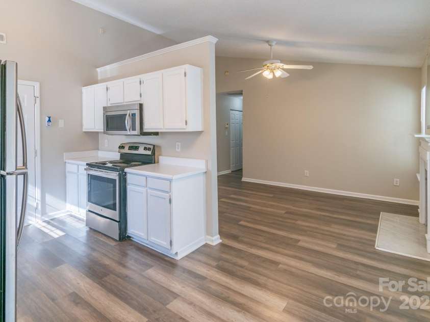 4213 Rosy Mound Lane, Charlotte, NC 28216.  MLS# CAR4231233, YatesRealty ID 29922. 