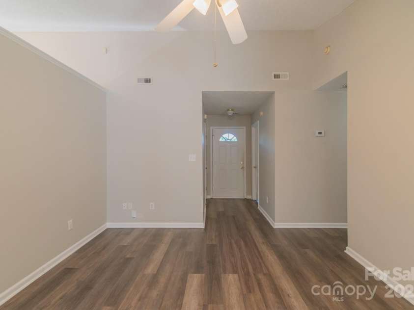 4213 Rosy Mound Lane, Charlotte, NC 28216.  MLS# CAR4231233, YatesRealty ID 29922. 