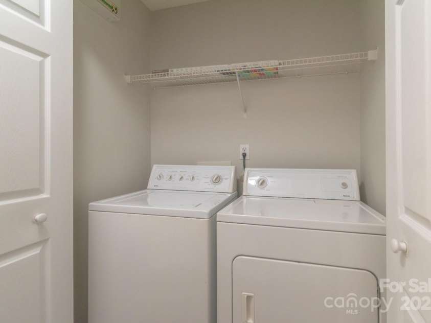 4213 Rosy Mound Lane, Charlotte, NC 28216.  MLS# CAR4231233, YatesRealty ID 29922. 