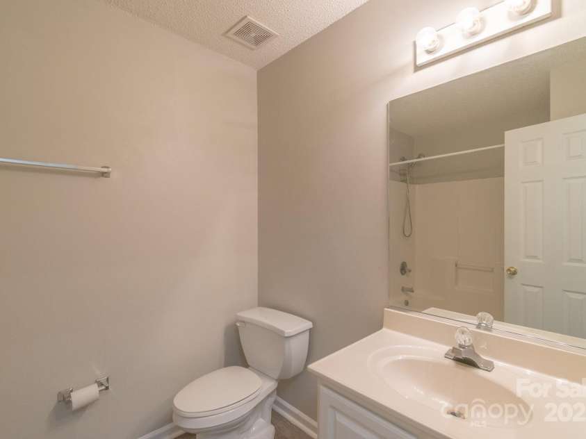 4213 Rosy Mound Lane, Charlotte, NC 28216.  MLS# CAR4231233, YatesRealty ID 29922. 