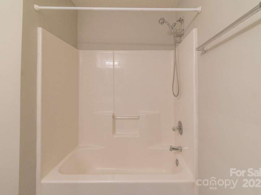4213 Rosy Mound Lane, Charlotte, NC 28216.  MLS# CAR4231233, YatesRealty ID 29922. 