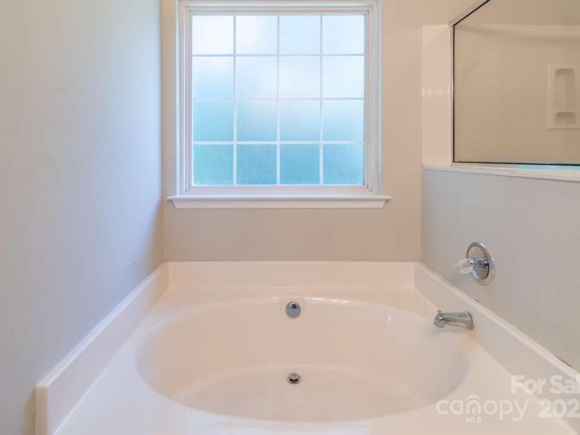 4213 Rosy Mound Lane, Charlotte, NC 28216.  MLS# CAR4231233, YatesRealty ID 29922. 