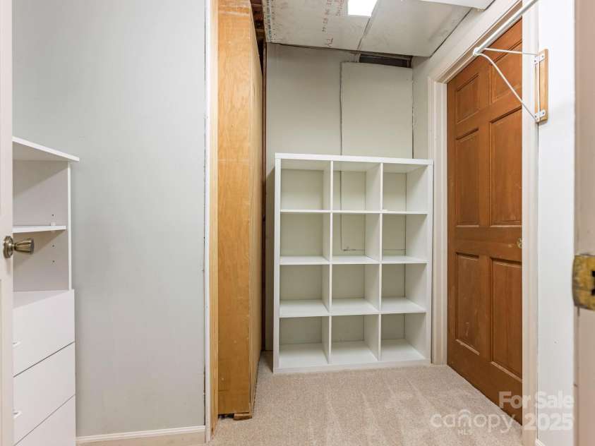 3310 Windbluff Drive, Charlotte, NC 28277.  MLS# CAR4269901, YatesRealty ID 29923. Basement Bedroom Closet