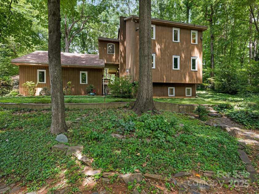 3310 Windbluff Drive, Charlotte, NC 28277.  MLS# CAR4269901, YatesRealty ID 29923. Front Exterior