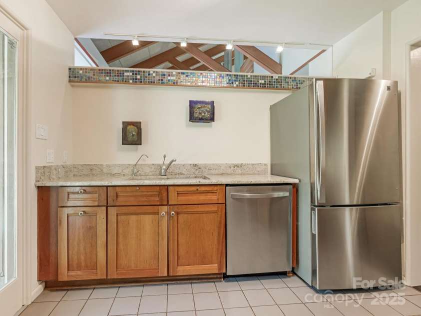 3310 Windbluff Drive, Charlotte, NC 28277.  MLS# CAR4269901, YatesRealty ID 29923. Kitchen