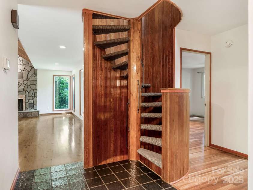 3310 Windbluff Drive, Charlotte, NC 28277.  MLS# CAR4269901, YatesRealty ID 29923. View from entryway