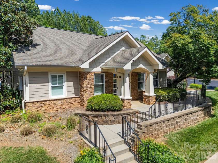 4232 Sourwood Court, Fort Mill, SC 29707.  MLS# CAR4376852, YatesRealty ID 29923. Common area facilities