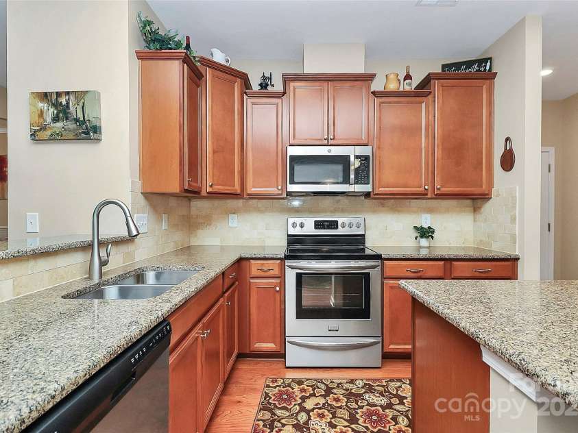 10369 Hillsborough Street, Huntersville, NC 28078.  MLS# CAR4283679, YatesRealty ID 29924. 