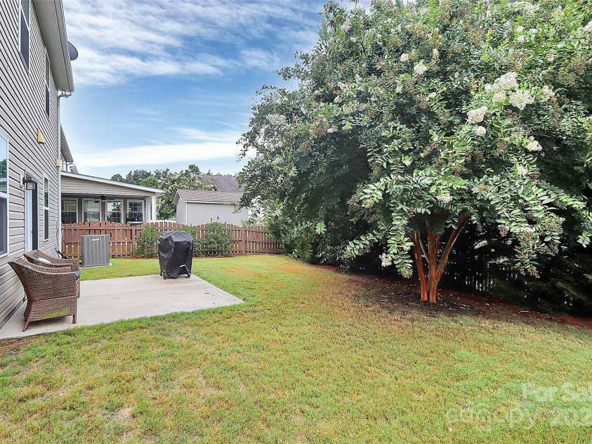 10369 Hillsborough Street, Huntersville, NC 28078.  MLS# CAR4283679, YatesRealty ID 29924. 