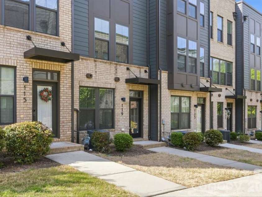 119 Music Hall Way, Charlotte, NC 28203.  MLS# CAR4368231, YatesRealty ID 29924. 