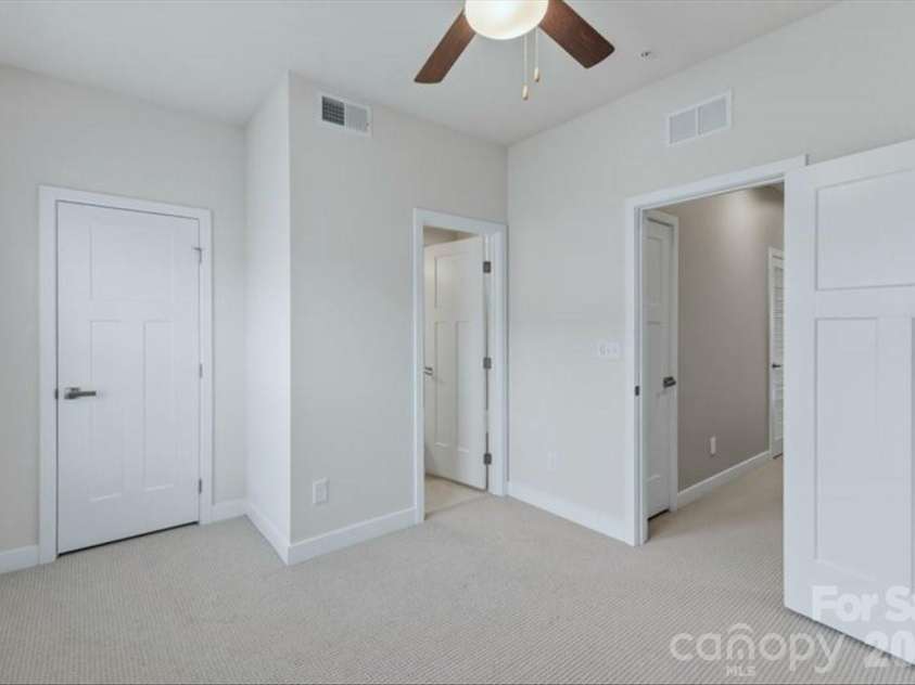 119 Music Hall Way, Charlotte, NC 28203.  MLS# CAR4368231, YatesRealty ID 29924. 