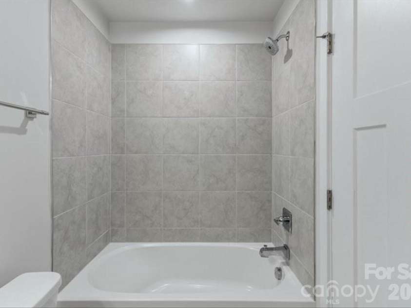 119 Music Hall Way, Charlotte, NC 28203.  MLS# CAR4368231, YatesRealty ID 29924. 