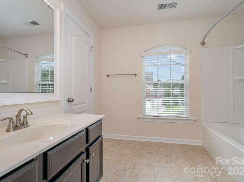 4309 Oxford Mill Road, Waxhaw, NC 28173.  MLS# CAR4280675, YatesRealty ID 29925. 