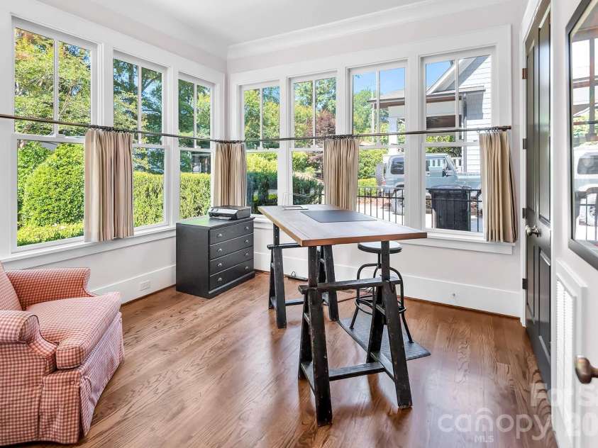 520 Hillside Avenue, Charlotte, NC 28209.  MLS# CAR4380698, YatesRealty ID 29927. 