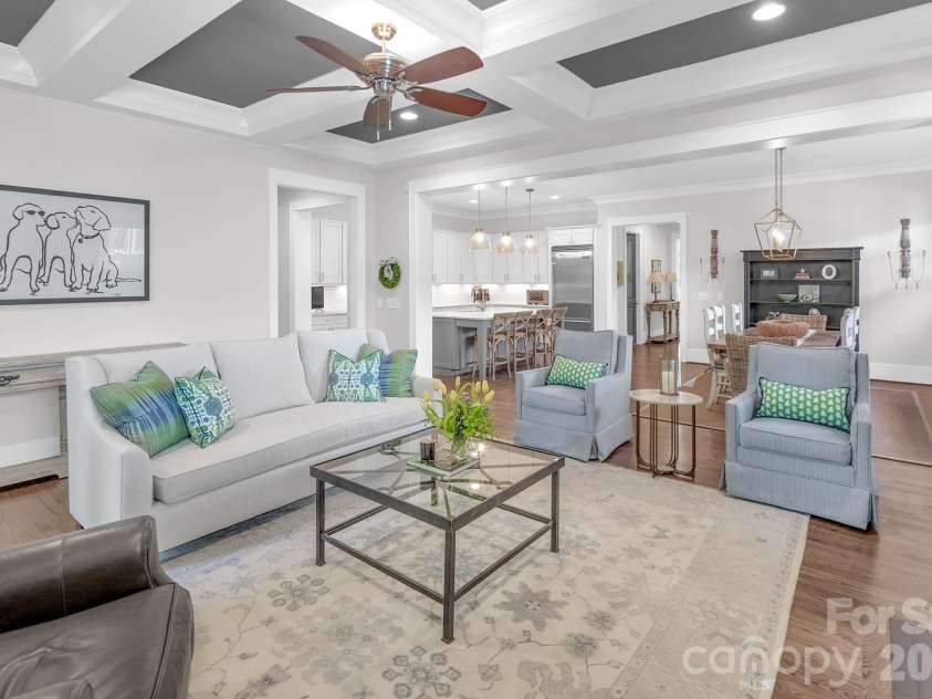 520 Hillside Avenue, Charlotte, NC 28209.  MLS# CAR4380698, YatesRealty ID 29927. 