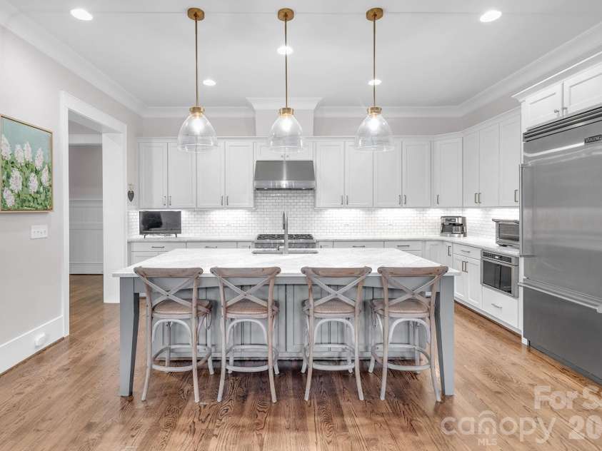 520 Hillside Avenue, Charlotte, NC 28209.  MLS# CAR4380698, YatesRealty ID 29927. 