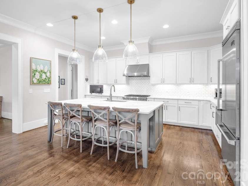520 Hillside Avenue, Charlotte, NC 28209.  MLS# CAR4380698, YatesRealty ID 29927. 
