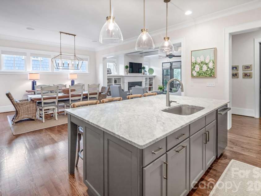 520 Hillside Avenue, Charlotte, NC 28209.  MLS# CAR4380698, YatesRealty ID 29927. 