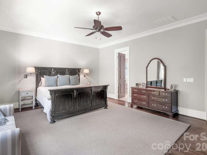 520 Hillside Avenue, Charlotte, NC 28209.  MLS# CAR4380698, YatesRealty ID 29927. 