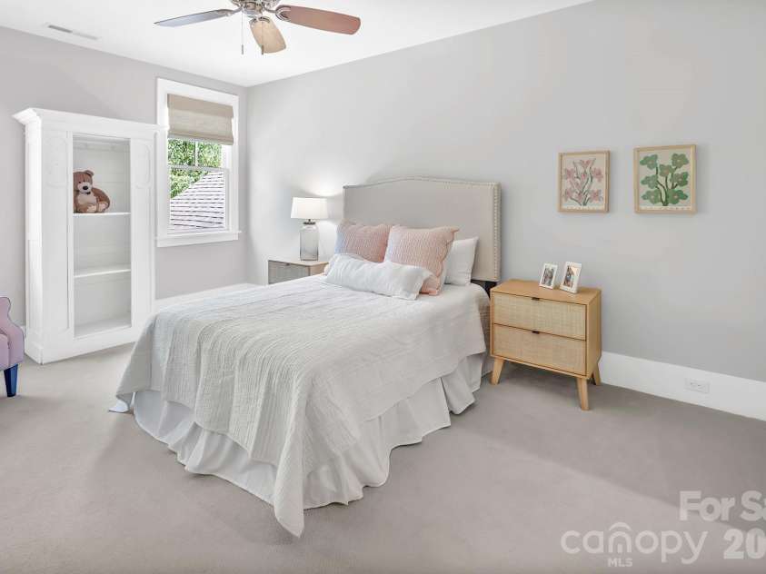 520 Hillside Avenue, Charlotte, NC 28209.  MLS# CAR4380698, YatesRealty ID 29927. 