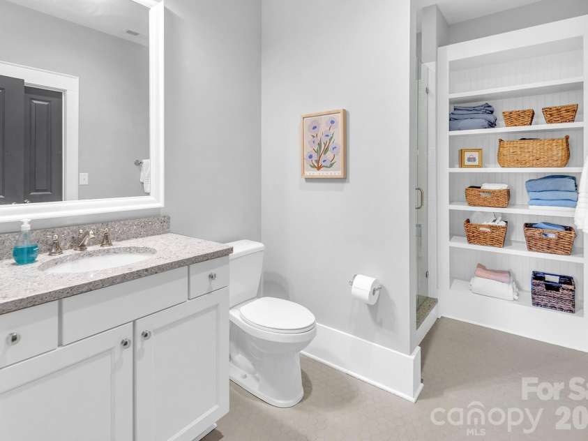 520 Hillside Avenue, Charlotte, NC 28209.  MLS# CAR4380698, YatesRealty ID 29927. 