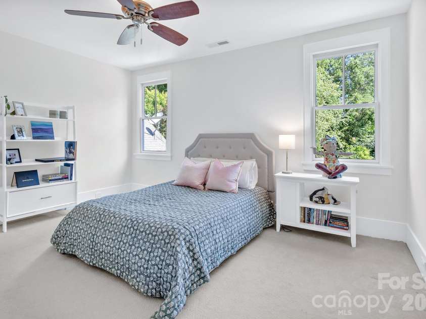 520 Hillside Avenue, Charlotte, NC 28209.  MLS# CAR4380698, YatesRealty ID 29927. 