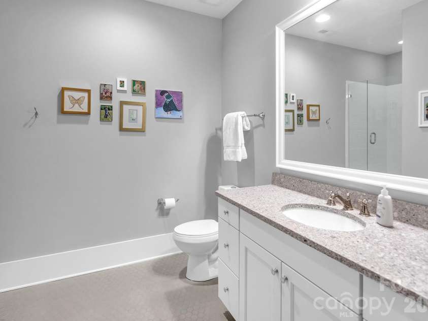 520 Hillside Avenue, Charlotte, NC 28209.  MLS# CAR4380698, YatesRealty ID 29927. 