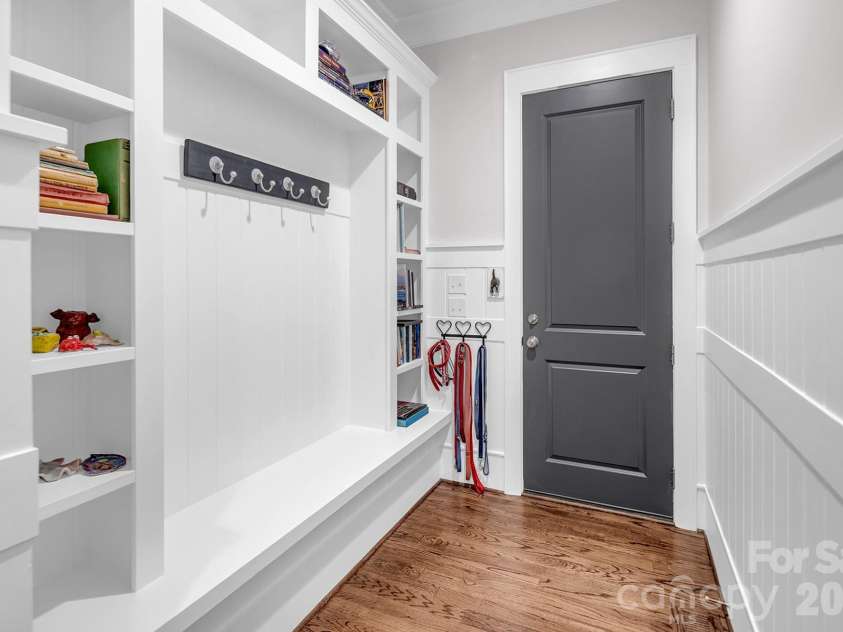 520 Hillside Avenue, Charlotte, NC 28209.  MLS# CAR4380698, YatesRealty ID 29927. 