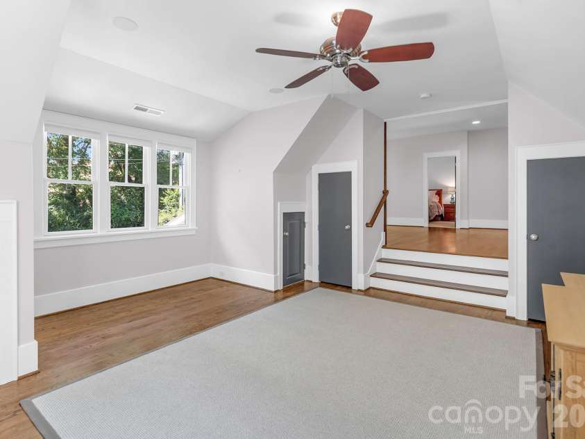 520 Hillside Avenue, Charlotte, NC 28209.  MLS# CAR4380698, YatesRealty ID 29927. 