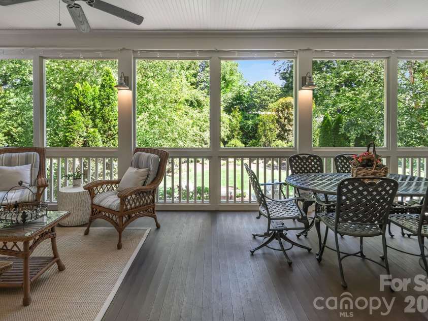 520 Hillside Avenue, Charlotte, NC 28209.  MLS# CAR4380698, YatesRealty ID 29927. 