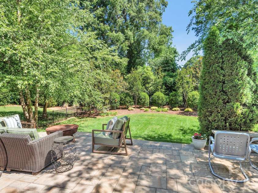 520 Hillside Avenue, Charlotte, NC 28209.  MLS# CAR4380698, YatesRealty ID 29927. 