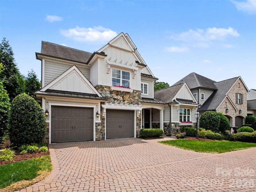 1020 Sharon Amity Road, Charlotte, NC 28211.  MLS# CAR4385518, YatesRealty ID 29929. 